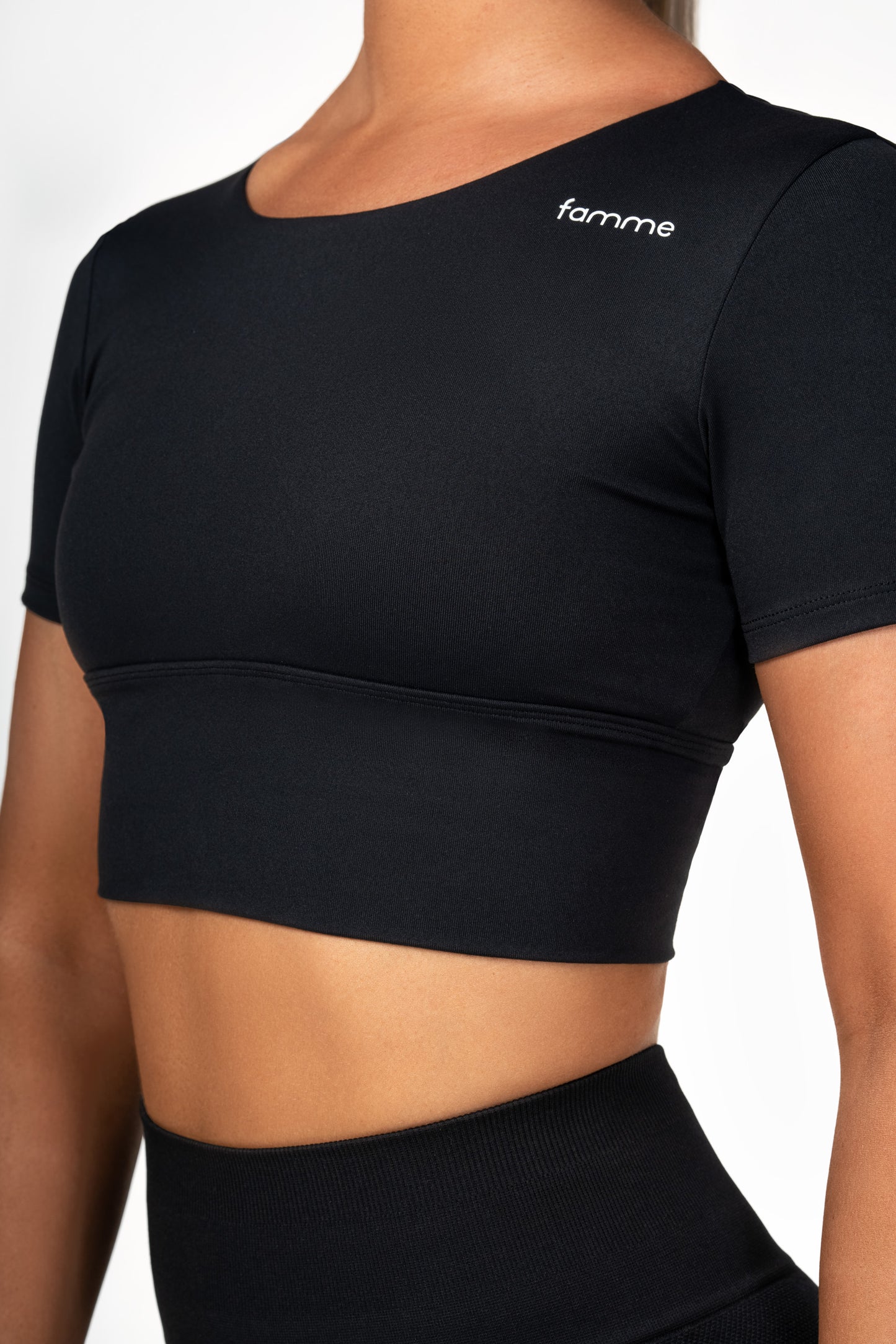 Extended T-Shirt - Black - for kvinde - FAMME - Sports BH
