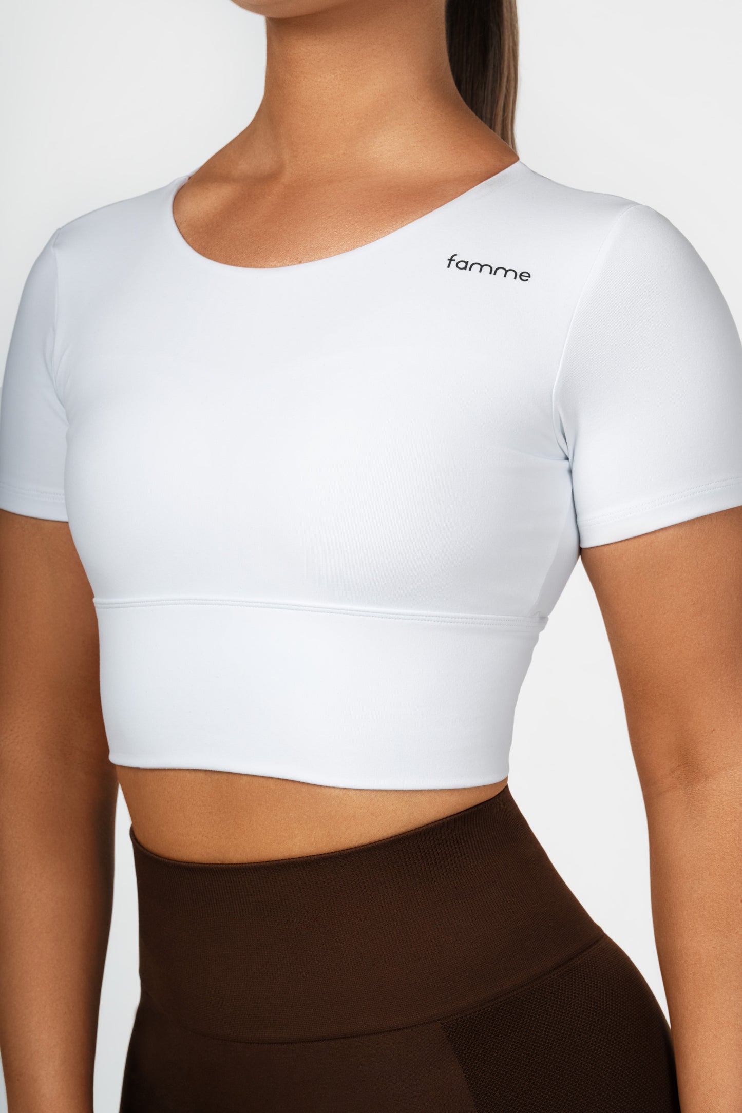 Extended T-Shirt - White - for kvinde - FAMME - Sports BH