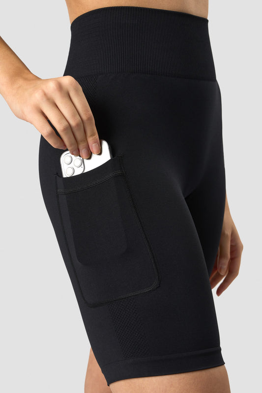 Define Seamless Pocket Biker Shorts - Black - for kvinde - ICANIWILL - Shorts